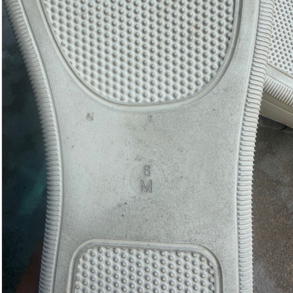 Vaneli Sport Sneakers Womens 6 Grey Suede Quilted Low Top Lace Up Excellent - Picture 7 of 7